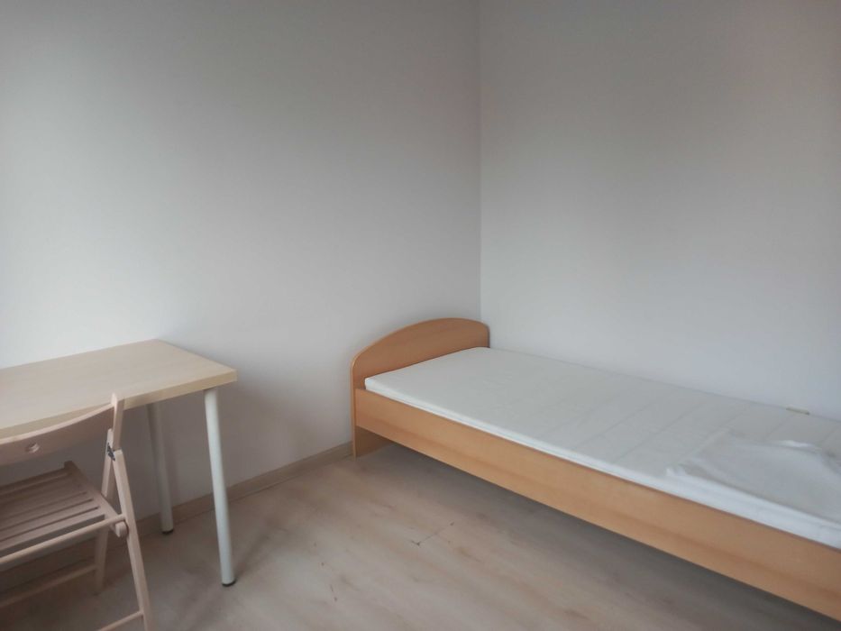 Pokój jednoosobowy od stycznia/Single room for a female from January