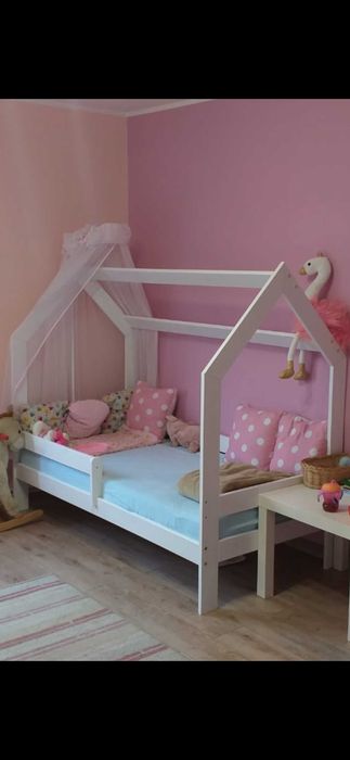 Łóżko domek z materacem