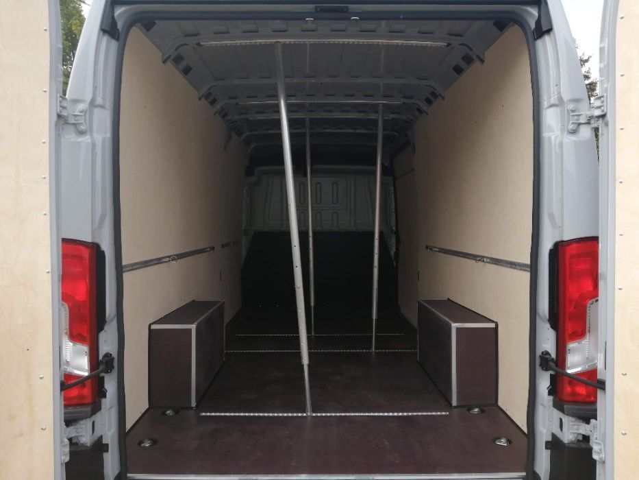 Citroen Jumper L4H2 Standardowa zabudowa przestrzeni ładunkowej auta