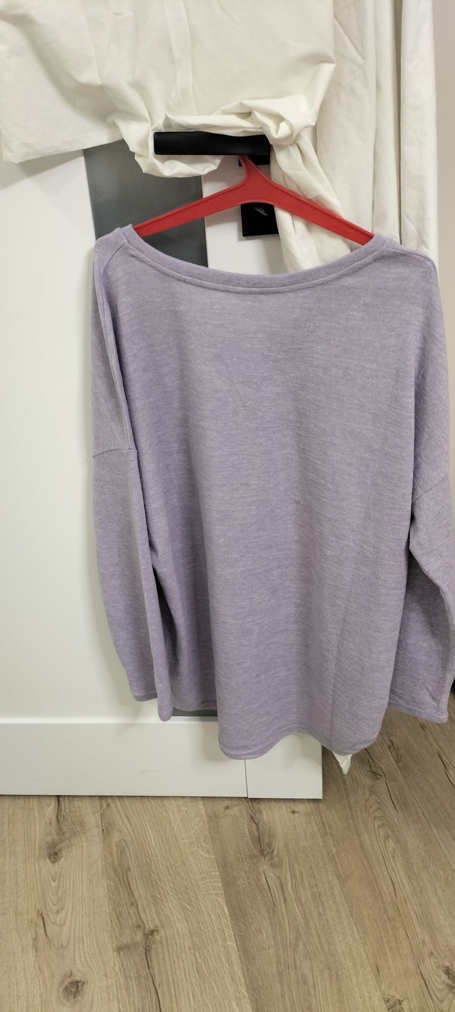 Ciepły liliowy sweterek z dekoltem V, rozmiar XXL