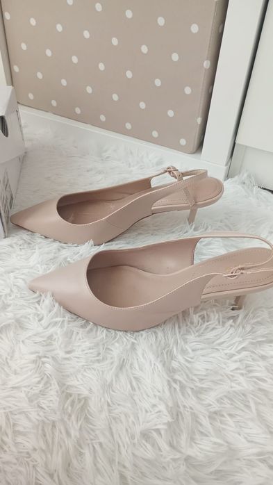 Sandalias tam 37 marca Aldo