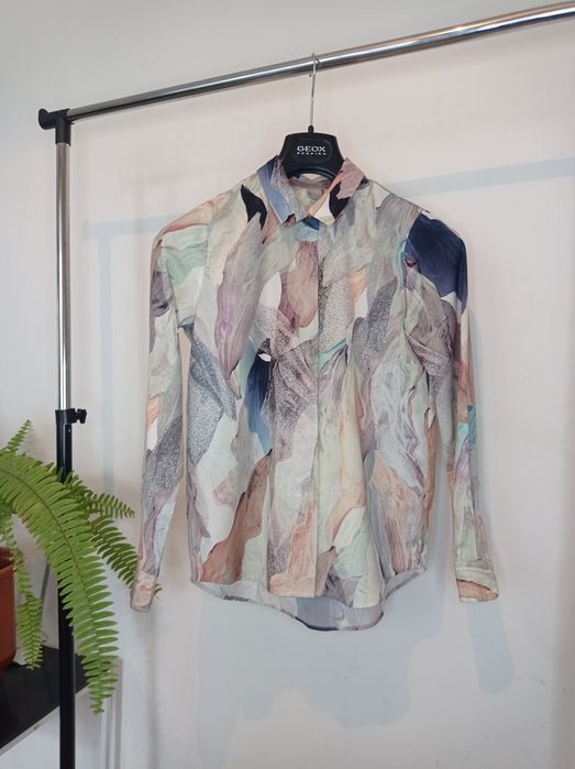 Блуза з модним принтом