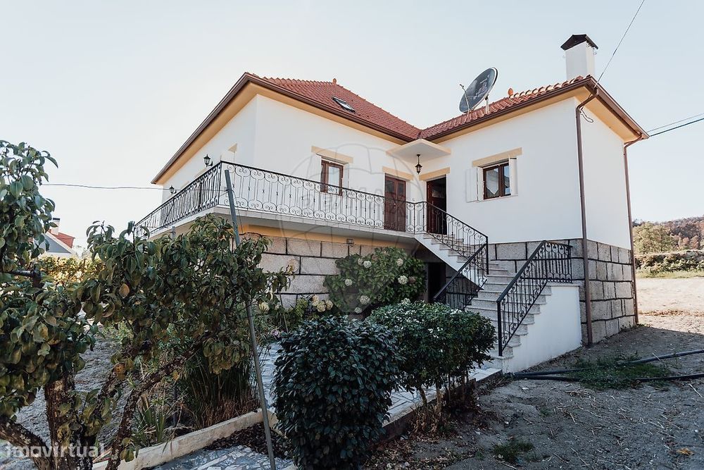 Moradia T5 para venda