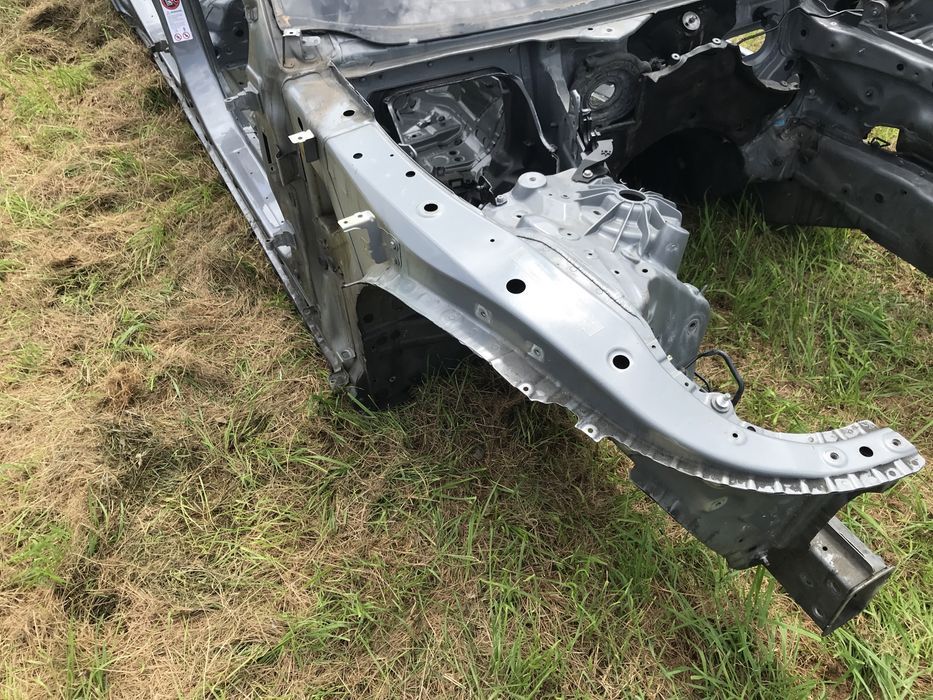 BMW 7 F01 F02 A52 Ćwiartka podłużnica próg słupek dach wanna karoseria