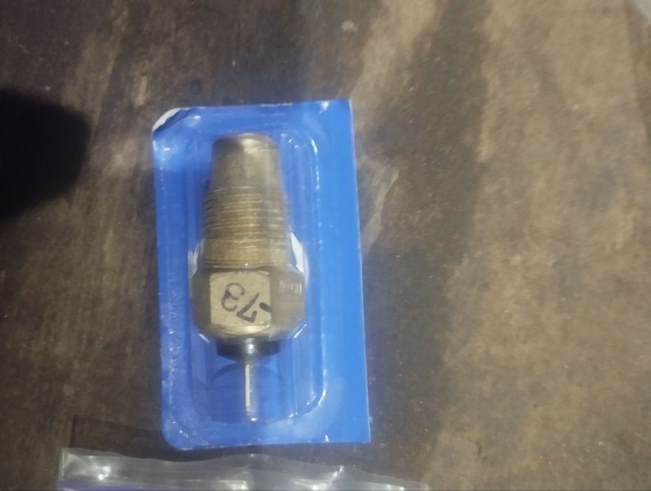 Датчик температуры ТМ-100А. ВАЗ, Таврия, МАЗ, КАМАЗ