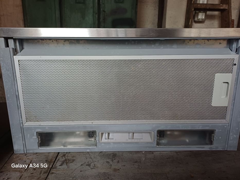 Wyciag kuchenny podszafkowy