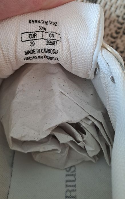 Кросівки жіночі 39р.