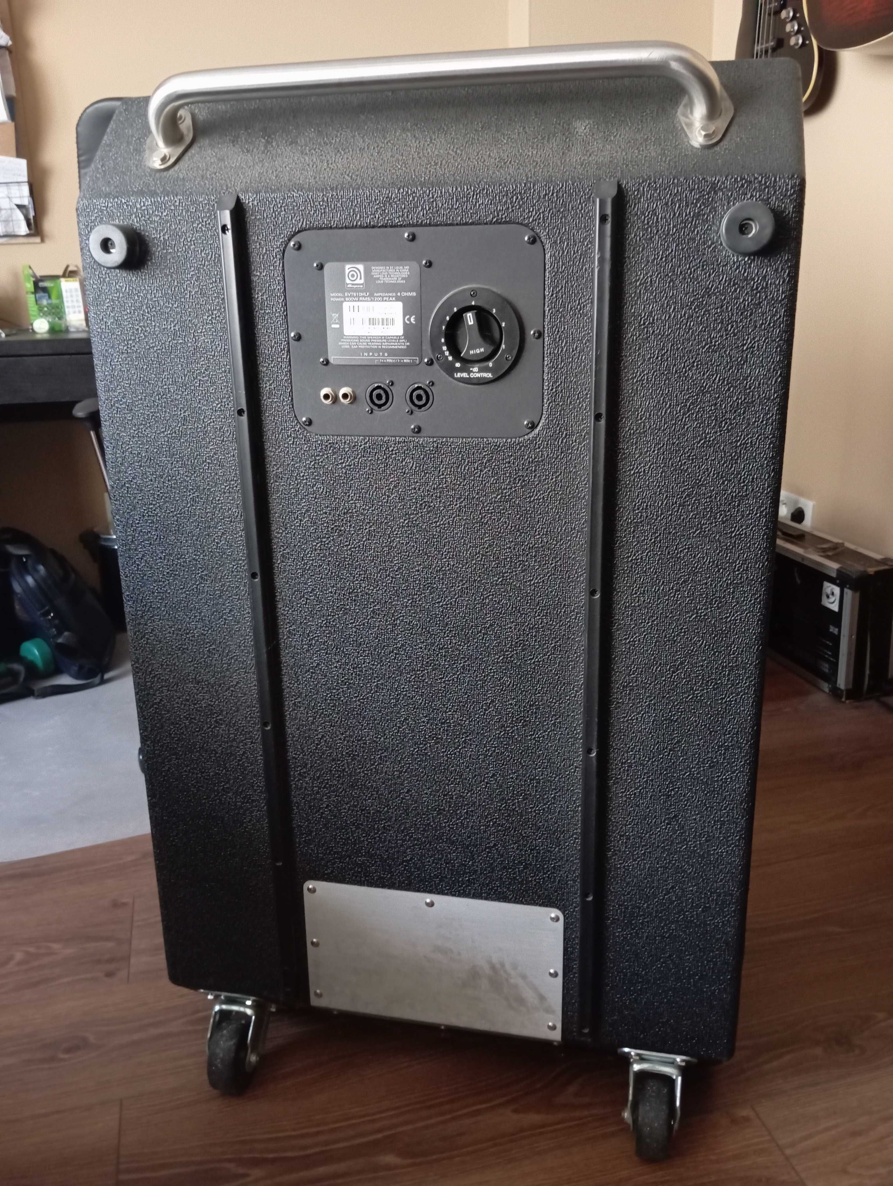 Kolumna Ampeg SVT 610 HLF + pokrowiec Red Cases