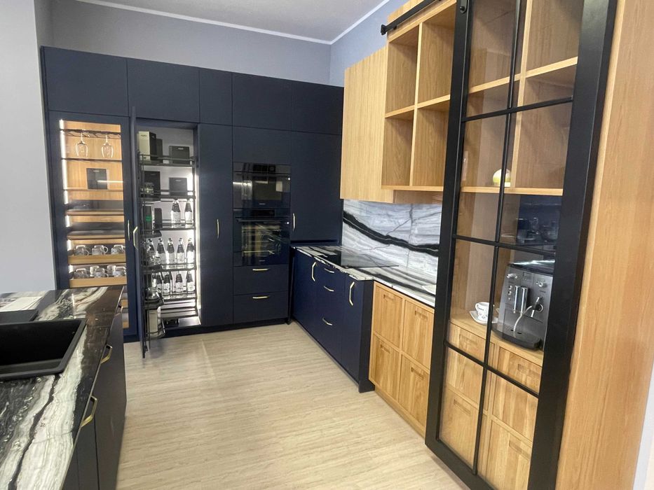 Kuchnia fronty akryl plus okleina dębowa naturalna