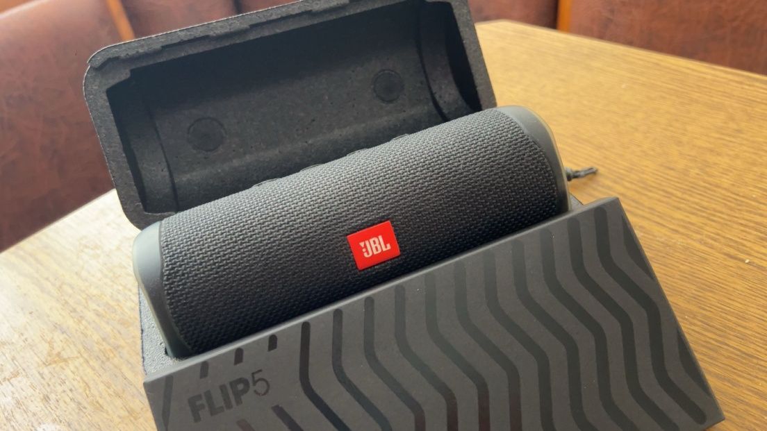 JBL Flip 5 - Портативна колонка