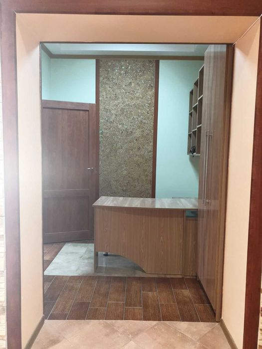 Здається в оренду офісне приміщення в м.Новояворівськ.