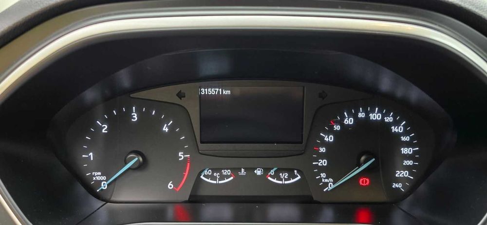 Ford Focus Ford Focus MK4 1.5 EcoBlue M6 Trend Edition 5W Salon Polska