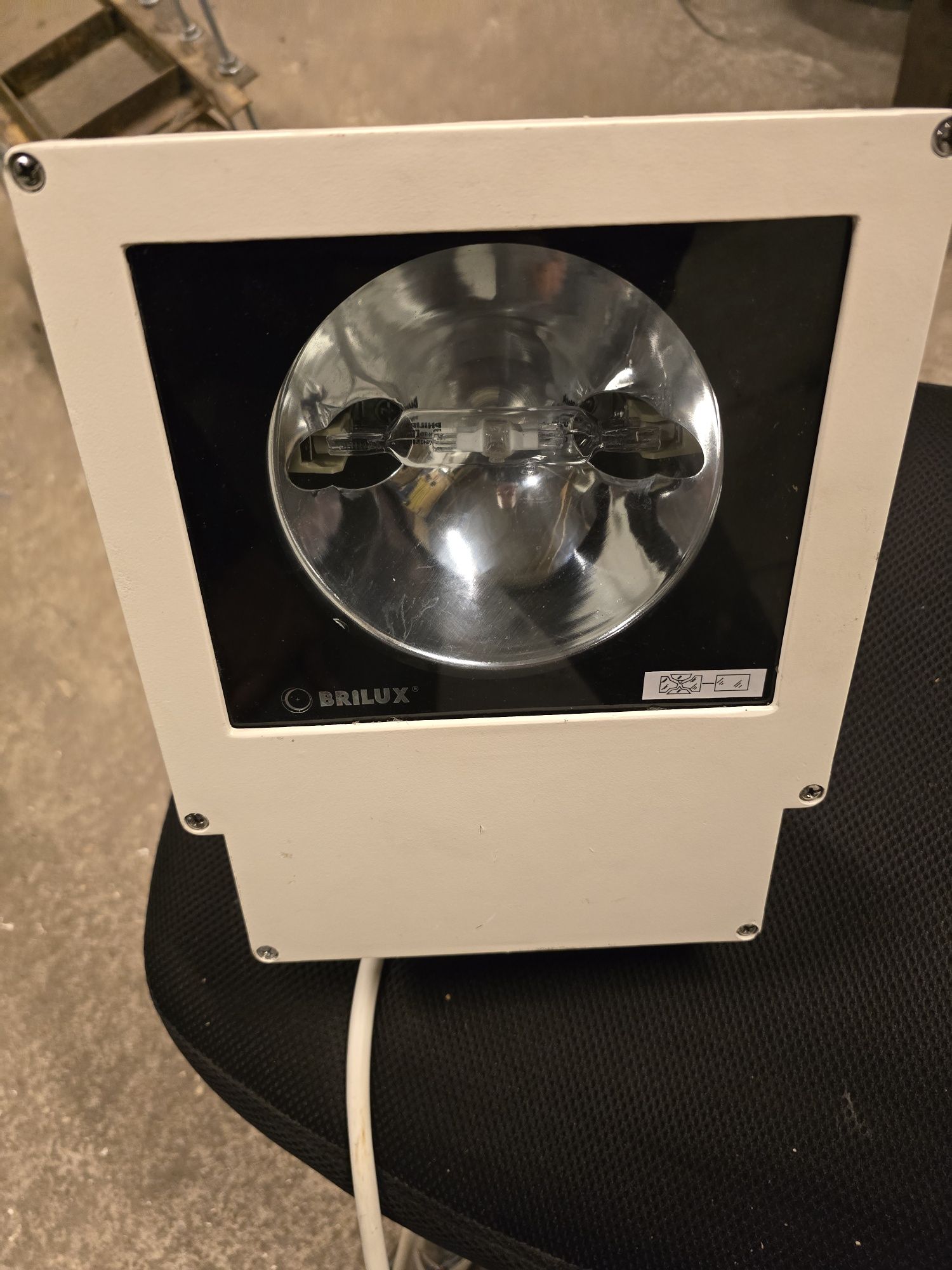 Lampa metahalogenowa brilux ml-70 halogen przemysłowy