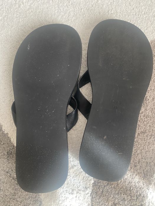 Продам сандалії вʼєтнамки Mango