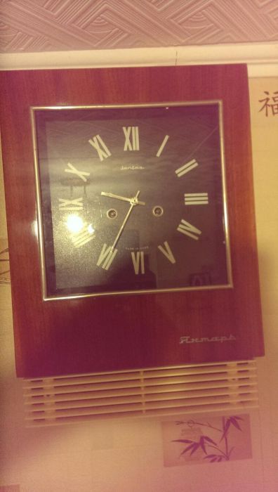 Продаю настенные часы Янтарь СССР, антиквар.
