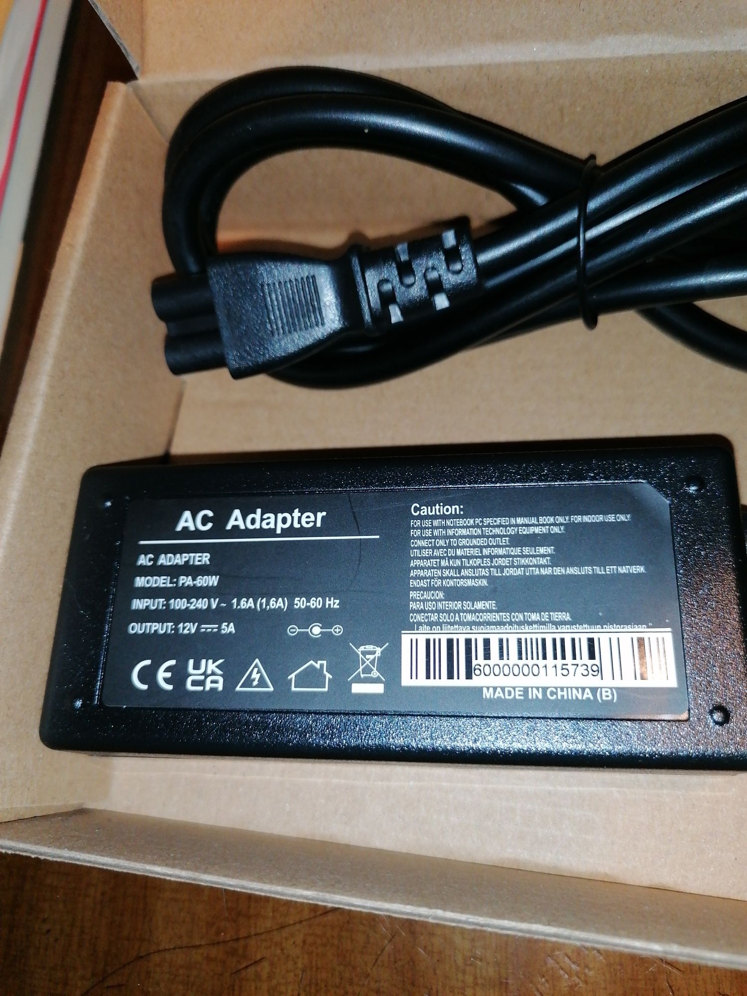 Carregador de computador 24 AV 4 A ou 12V 5,5x2,1mm