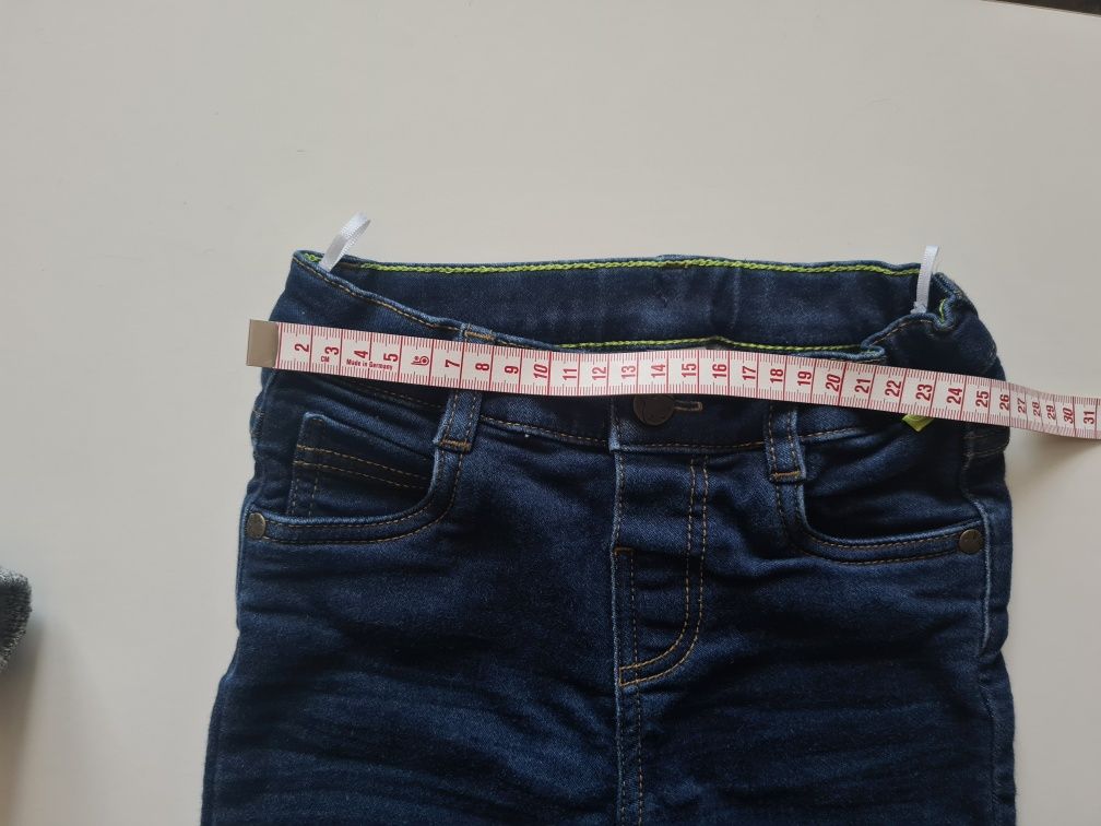 Zestaw miękkie jeansy rurki, sweter, bluza rozmiar 98, c&a