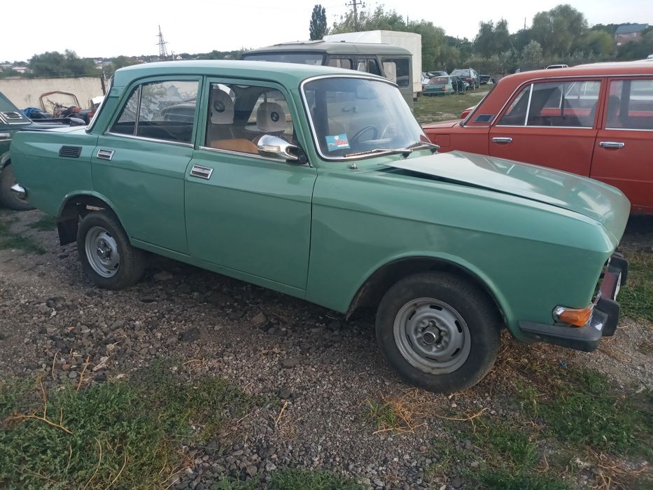 Продам москич 2140 .