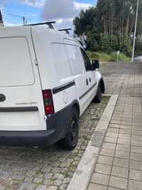 Carrinha opel combo acidentada