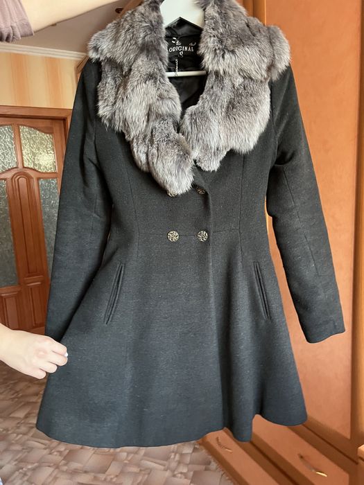 Елегантне зимове пальто