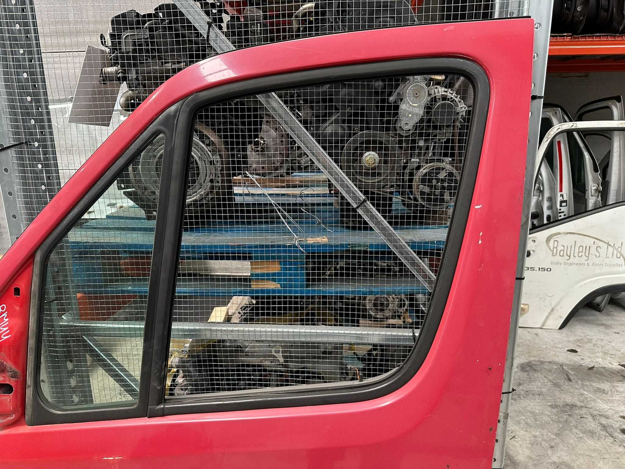 Porta frontal esquerda VW Crafter/ Mercedes Sprinter (2011)