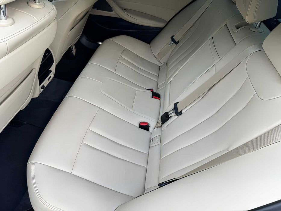 BMW 5 Series      2020