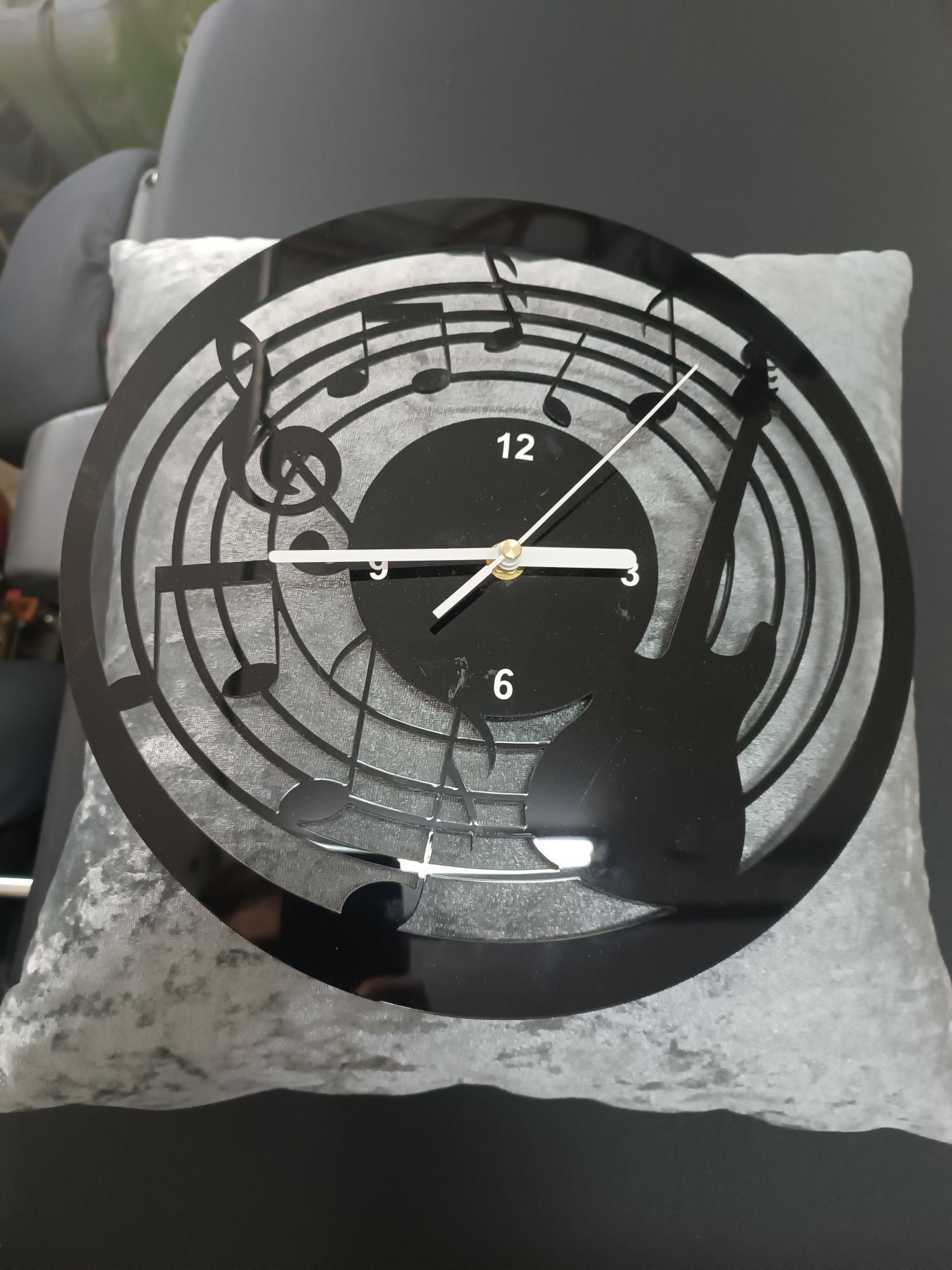 Zegar ścienny dla muzyka w nuty gitara winylowy