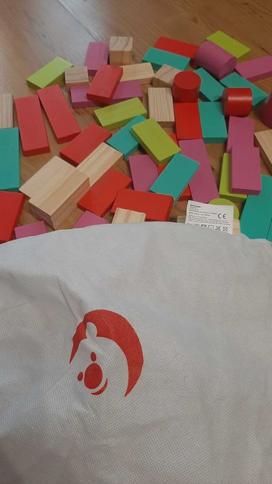 Klocki drewniane różne kolory, domino dla dziecka, zabawka