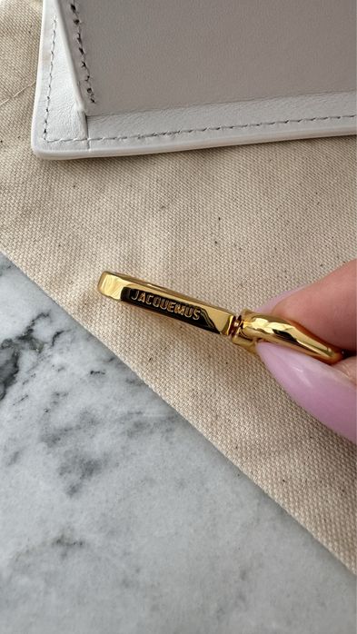 JACQUEMUS Сумка Le Bambino белый