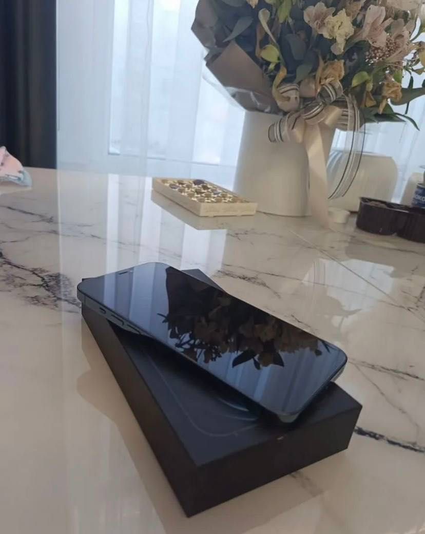 Продам iPhone 12 Pro Max 256