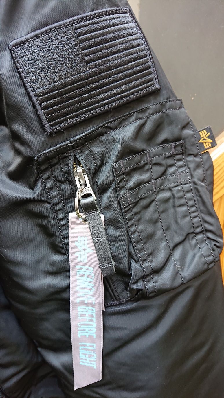 Alpha Industries czarna kurtka MA-1 FV flyers bomberka Nasa.