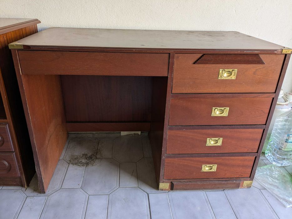 Secretária de escritório em madeira, cor cerejeira - Vários modelos