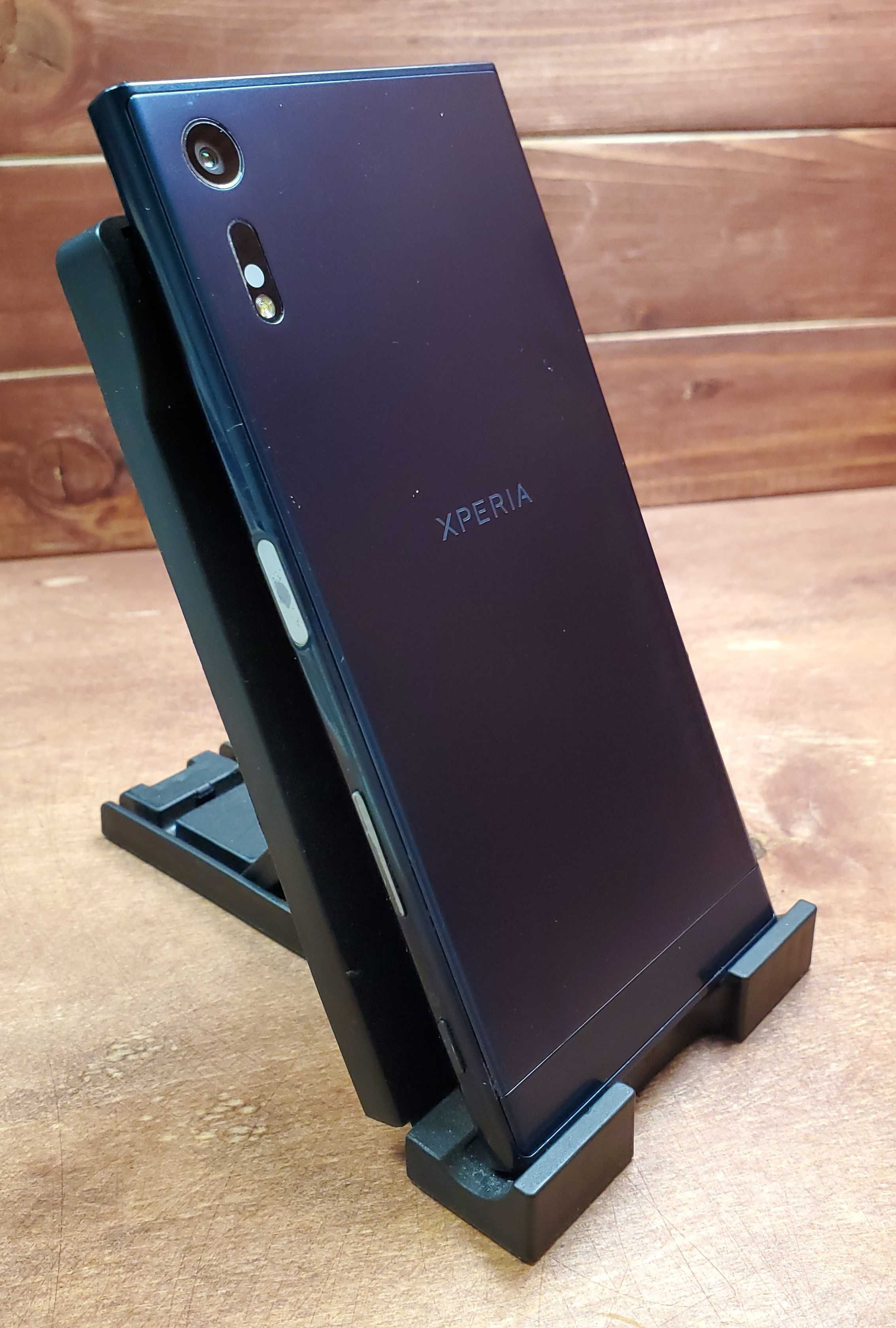 Смартфон Sony Xperia XZ F8332 (89004)