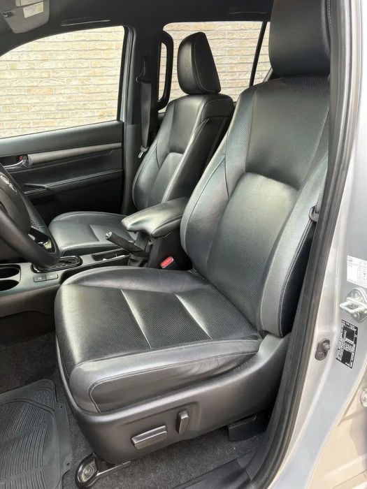 Toyota Hilux      2021