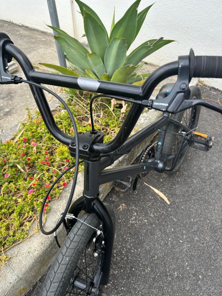 Bicicleta BMX (em bom estado)