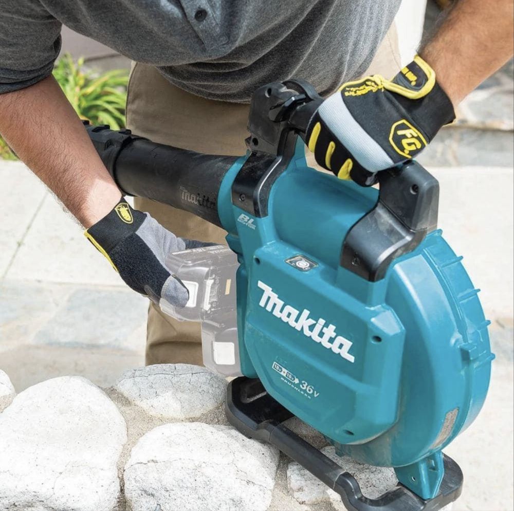 Акумуляторна повітродуйка,пилосос Makita XBU04 36v.