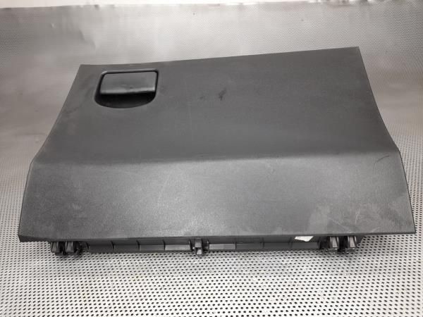 Porta luvas TOYOTA Yaris (_P9_)