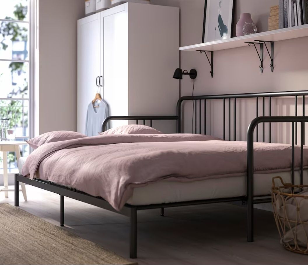 Cama IKEA Fyresdal com oferta de colchão