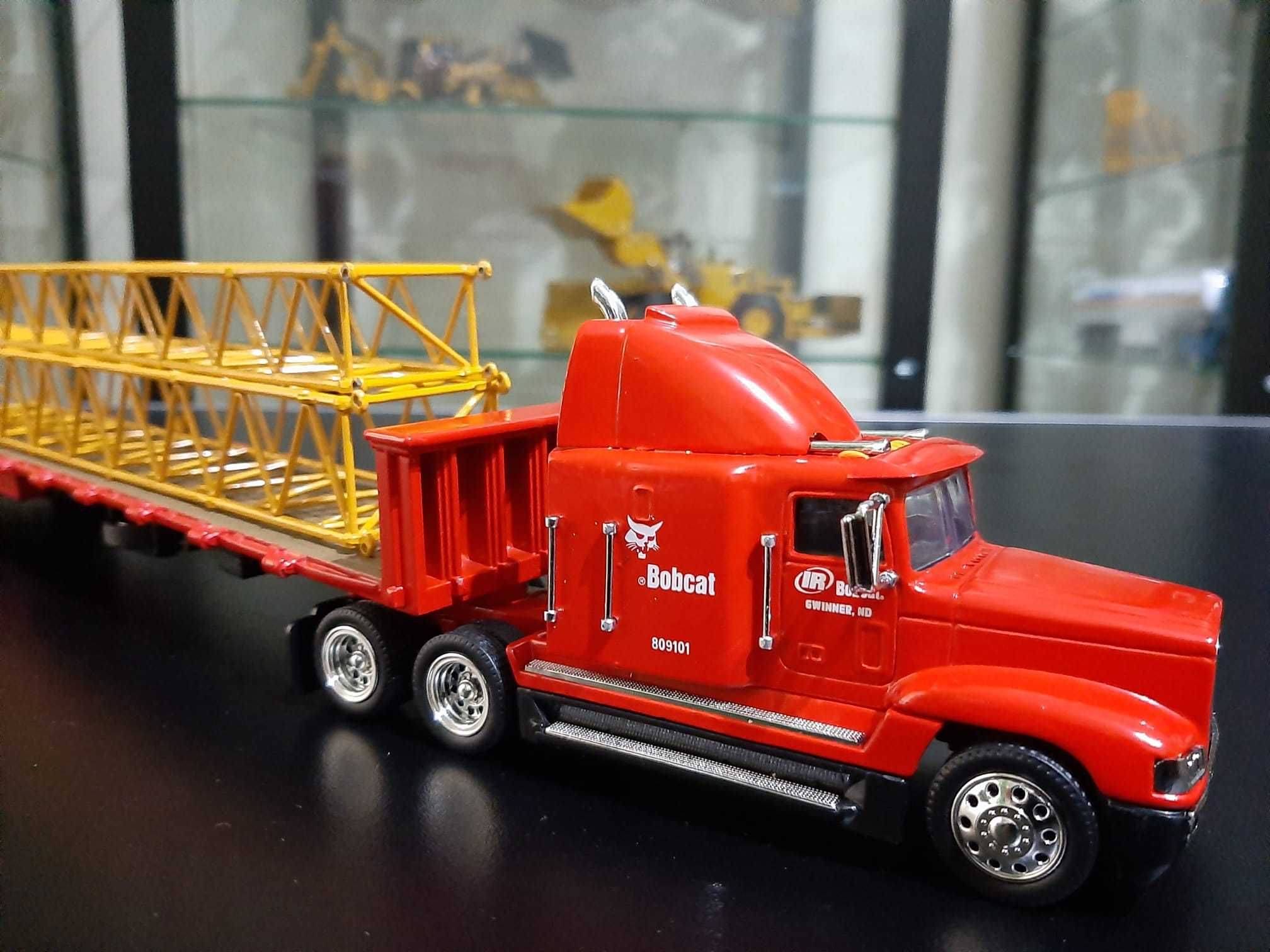 Miniatura Bobcat Freightliner 1:50 (Tonkin) NOVA