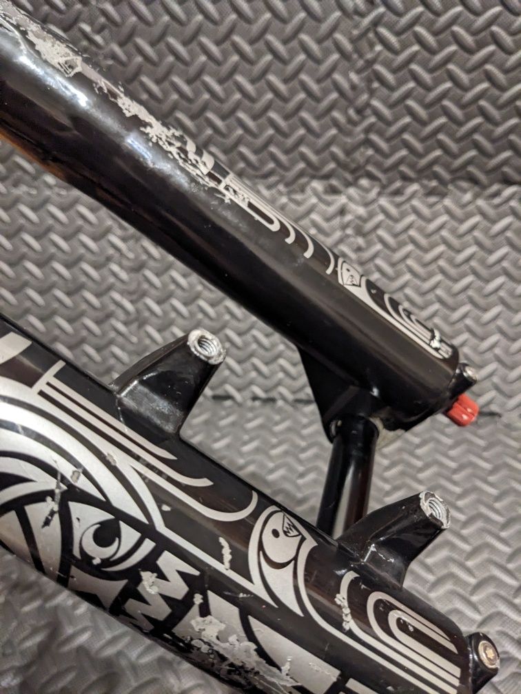 Вилка Rock Shox Totem RC2 Coil не zeb, fox, lyrik, marzocchi