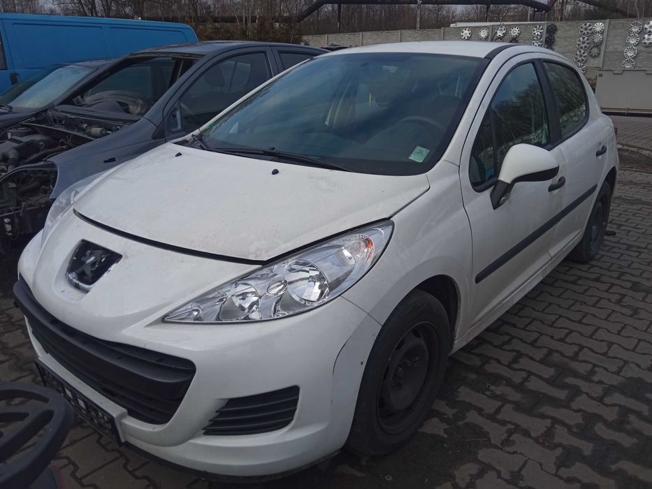 Peugeot 207 1.4 VTi 16v *na części*