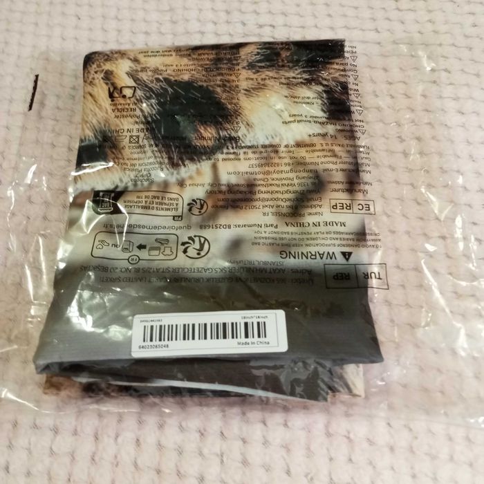 Декоративна наволочка 45 на 45 см. на змійці, нова.