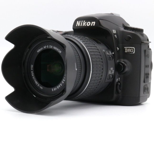 Nikon D80 + AF-P 18-55 DX VR (155€)