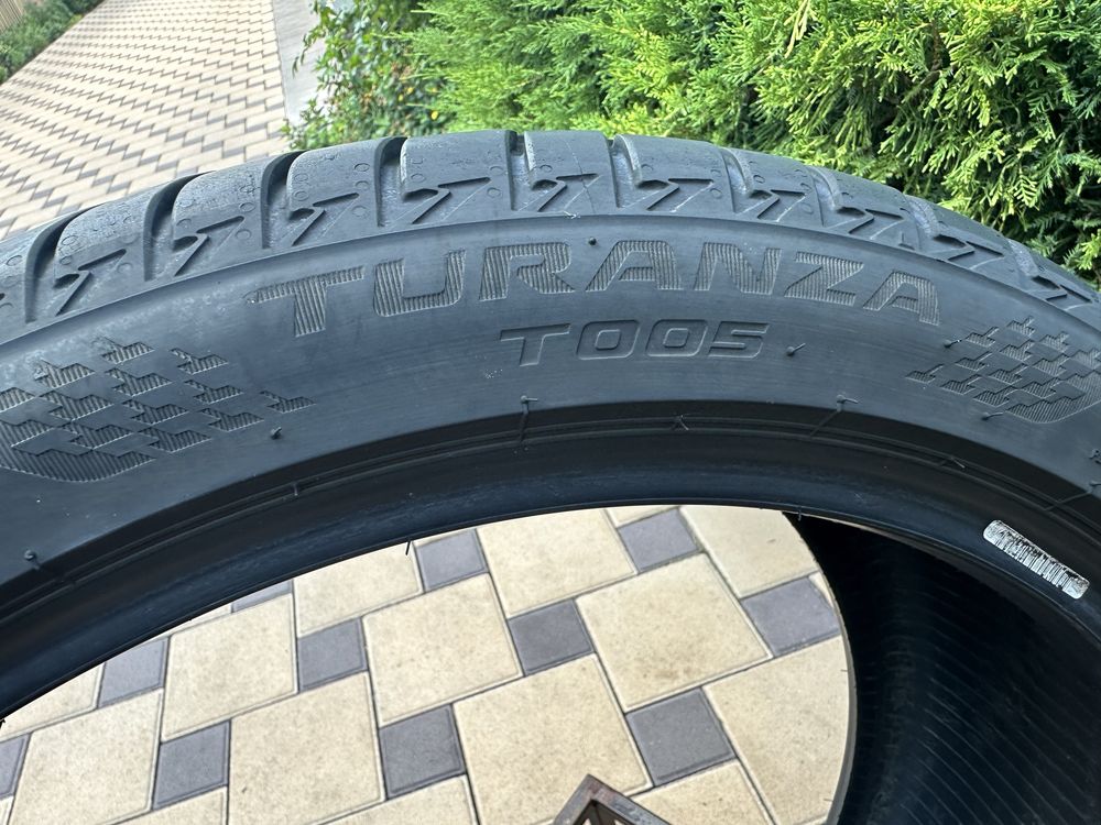 Літні шини 235/40/19 Bridgestone Turanza T005 резина летняя