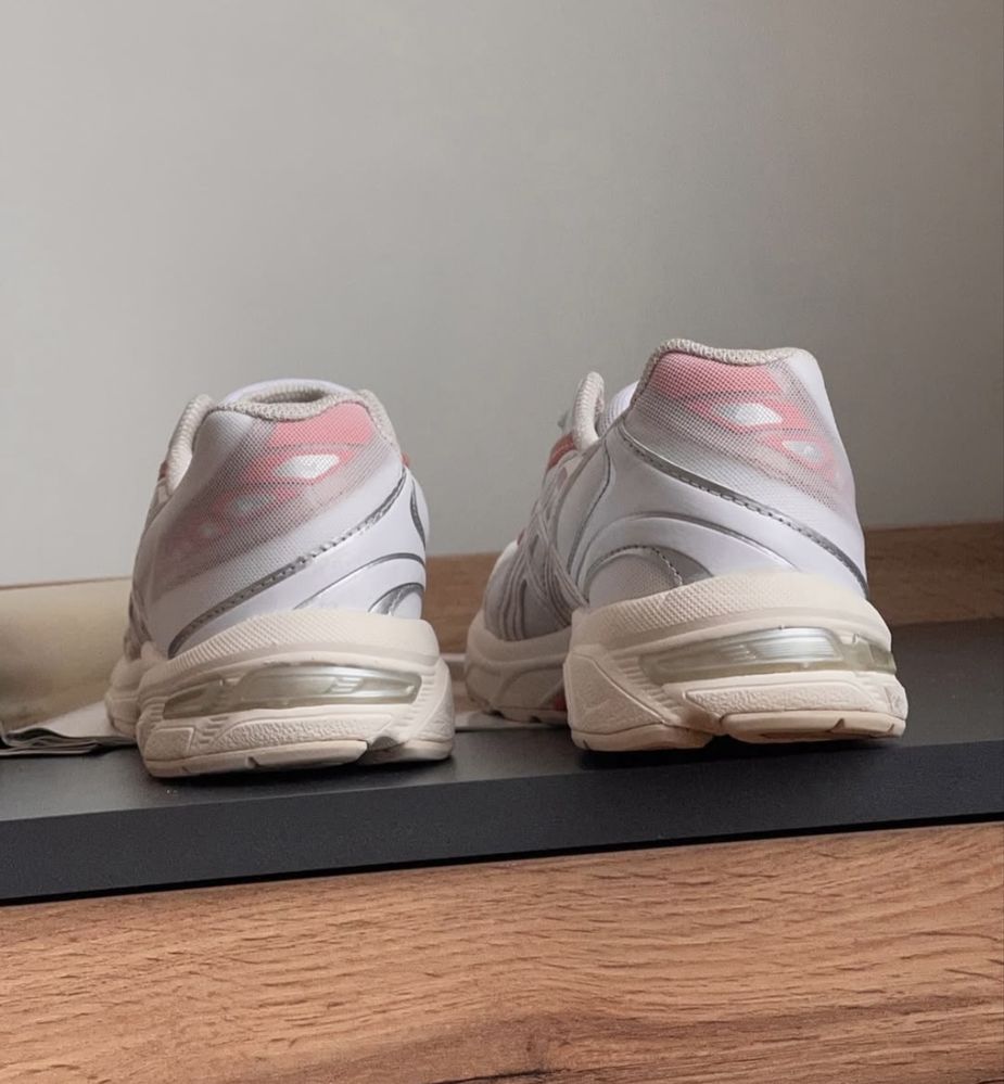Кросівки жіночі Asics, 37.5 розмір, оригінал