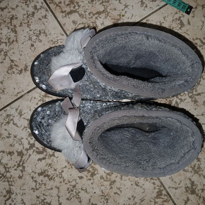 Угі угги с пайетками сапоги теплые р-р 35, стелька 22.5 см