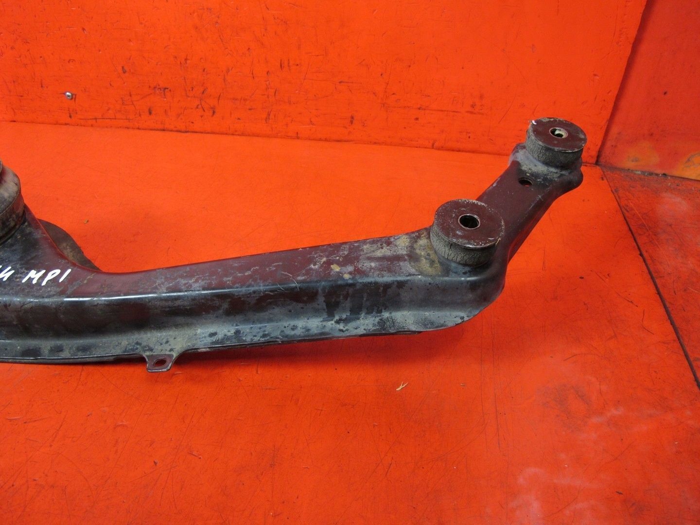 SEAT CORDOBA I 99- IBIZA II BELKA PODPORA SILNIKA