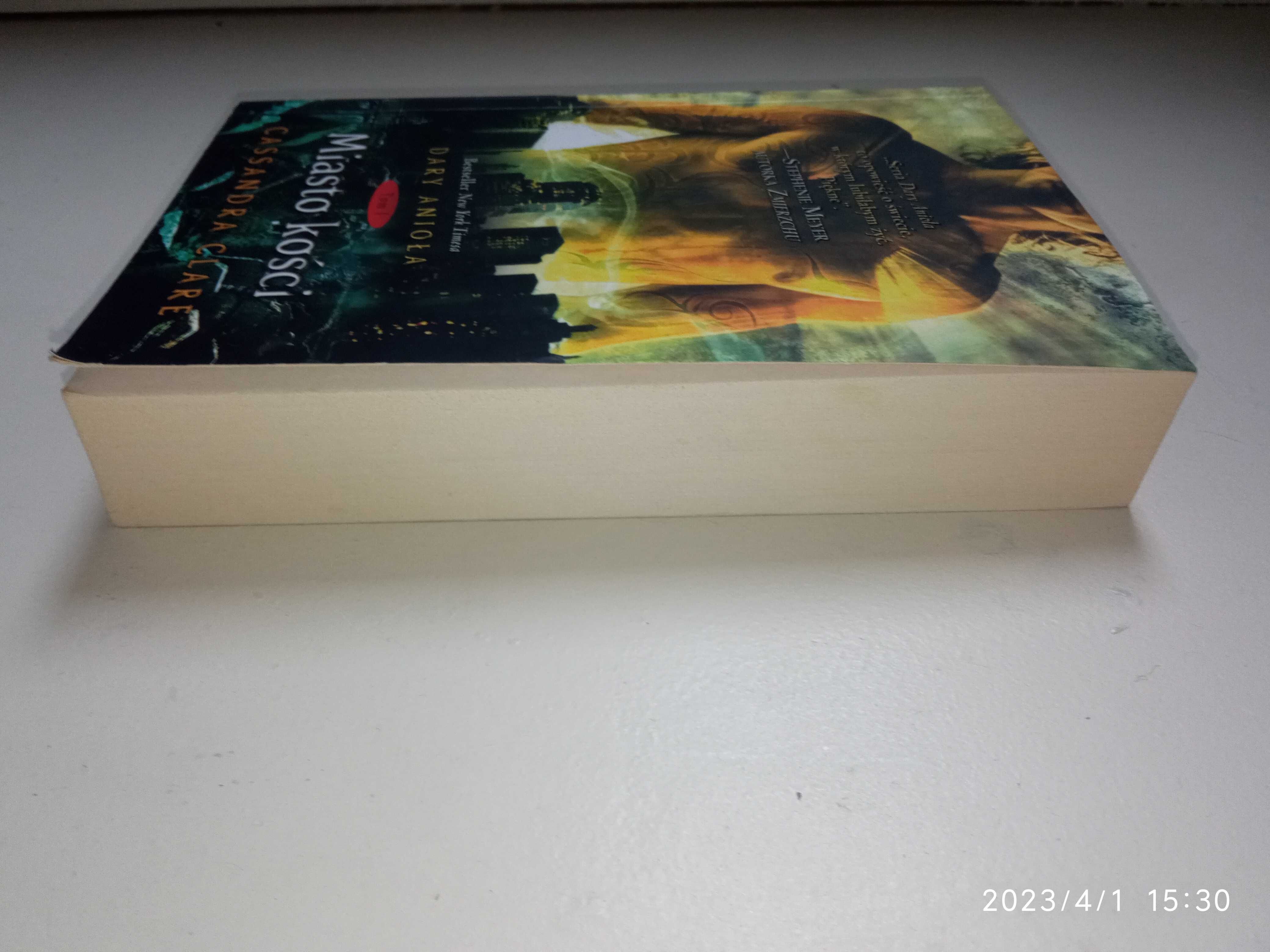 Książka Miasto Kości - Cassandra Clare Dary Anioła tom I