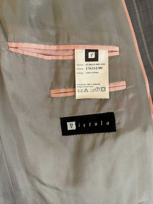 Garnitur męski Vistula - 100% szara wełna z różowymi akcentami (9)