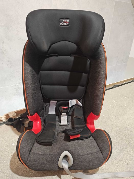 Britax Romer Advansafix lll 9-36 kg